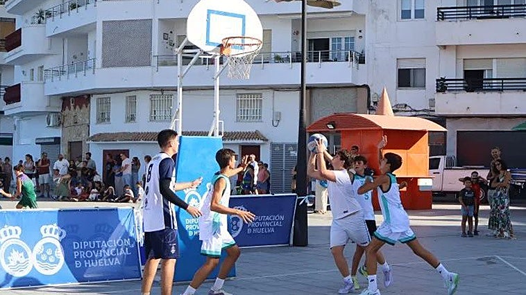 Huelva se prepara para un gran torneo de baloncesto 3x3 con diez categorías y hasta seis pistas