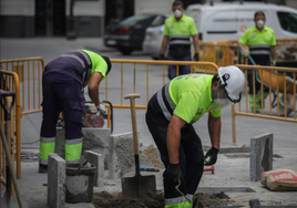 Casi dos mil desempleados menos en Huelva en abril