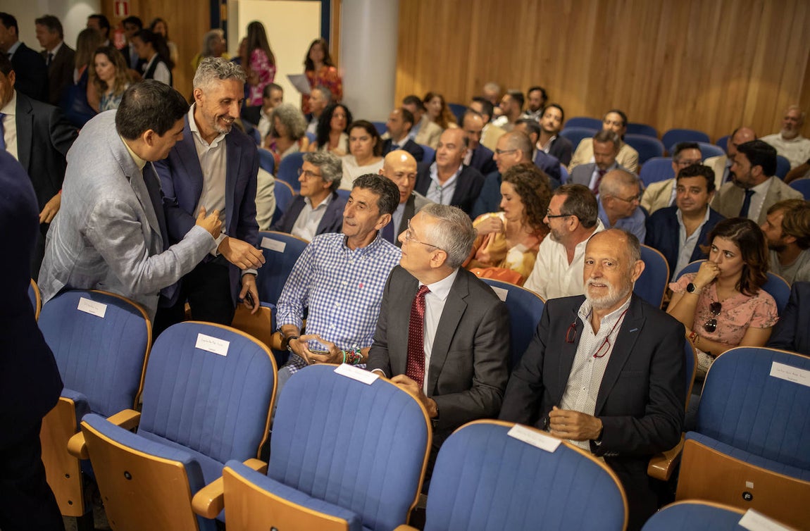 El encuentro ha contado con la asistencia de numerosos representantes de la sociedad onubense