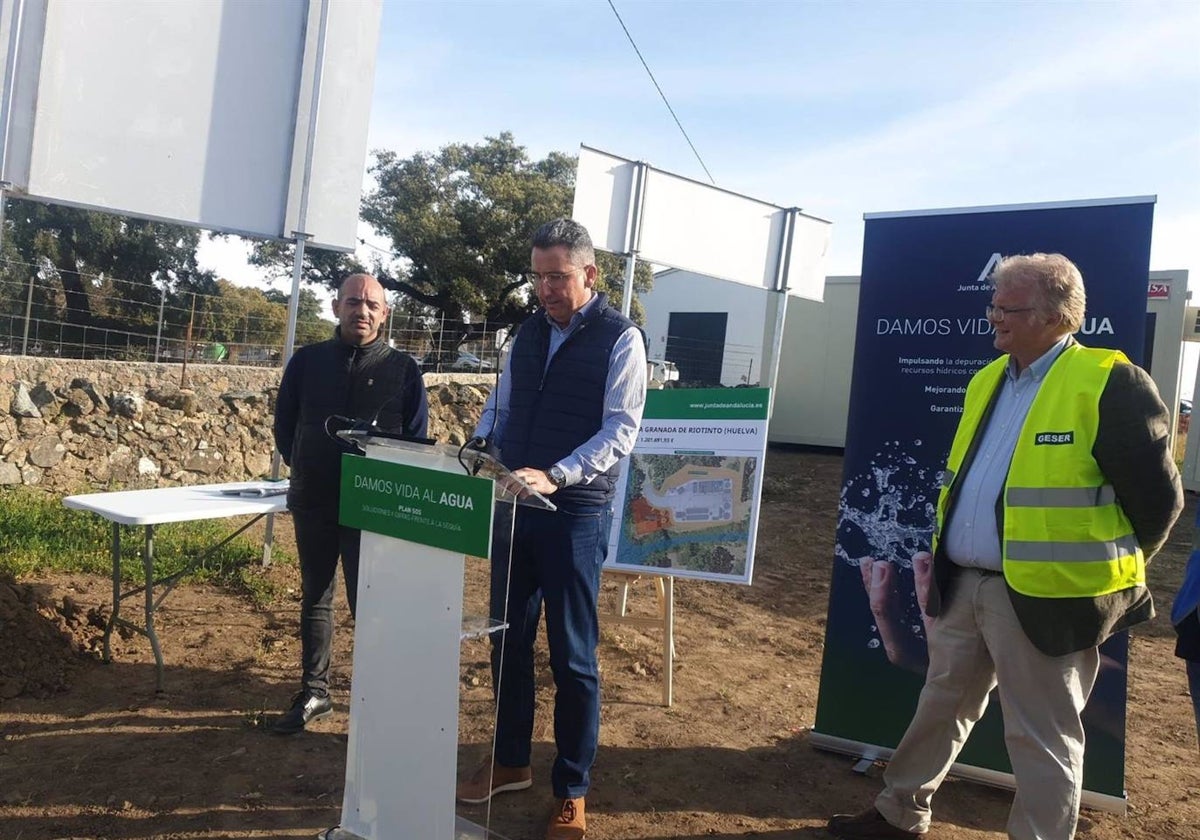 La Junta afirma que la economía de Huelva «está en riesgo» por «la dejadez del Estado con el agua»