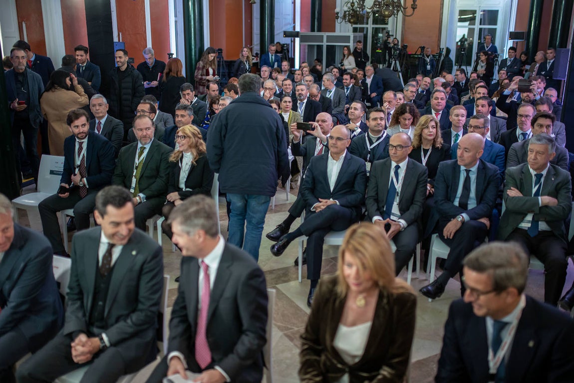 La presentación de la planta de metanol verde en Huelva, en imágenes