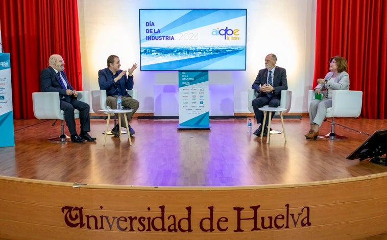 Imagen principal - Aiqbe resalta el papel de la industria «como palanca de desarrollo de futuro de Huelva»