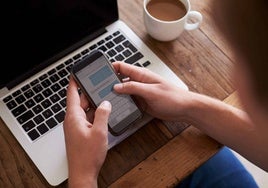 Cuidado si tú también has recibido este mensaje: la OCU alerta de esta nueva estafa que suplanta al Banco Santander