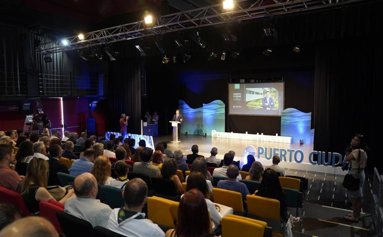 Imagen principal - El Puerto de Huelva respalda con 230.000 euros 176 proyectos a través de la Convocatoria Puerto-Ciudad 2024