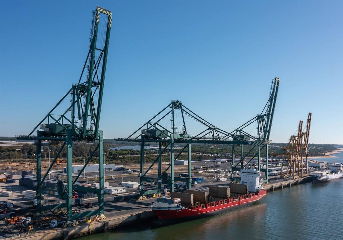El Muelle Sur del Puerto de Huelva