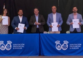 La Diputación de Huelva firma convenios del PFEA con ayuntamientos de la provincia por valor de casi 2 millones de euros