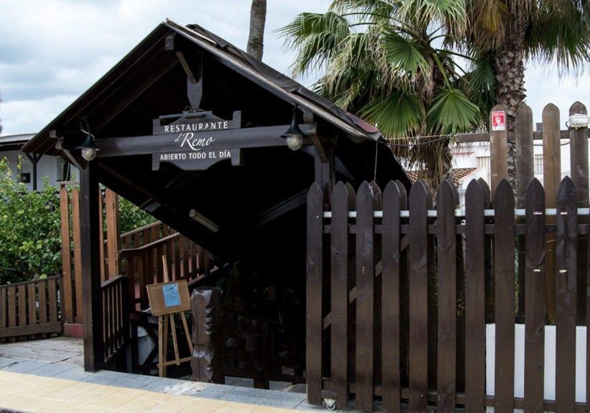 El restaurante El Remo, situado en Mazagón a pie de playa