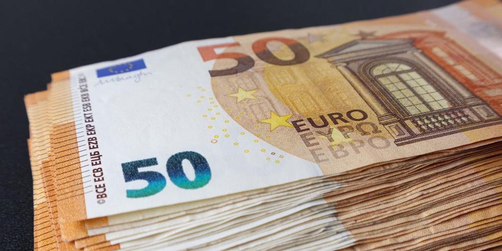 El SEPE confirma esta ayuda: casi 600 euros al mes por haber trabajado ...