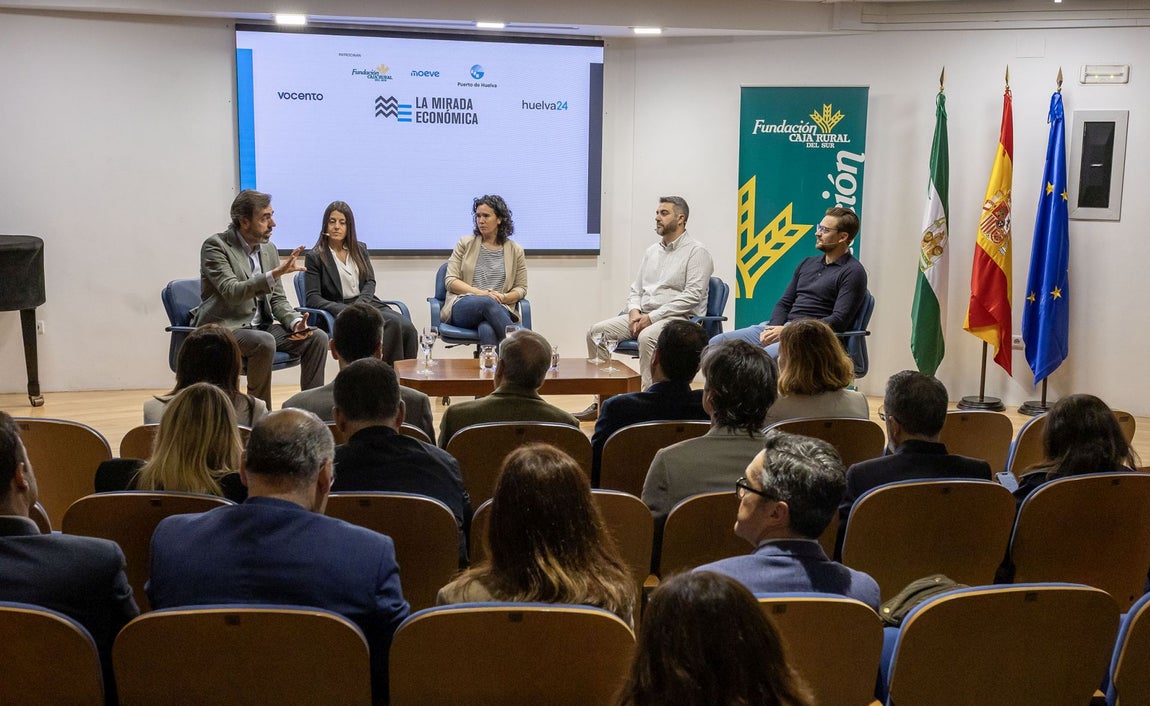 Las imágenes del coloquio &#039;Pioneros. Así son las startups de éxito nacidas en Huelva&#039;