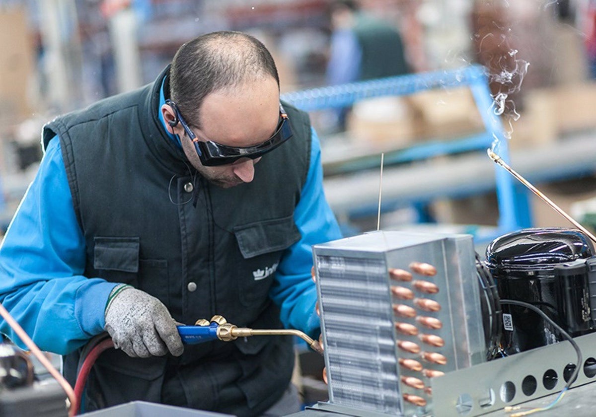 Trabajador de una fábrica andaluza