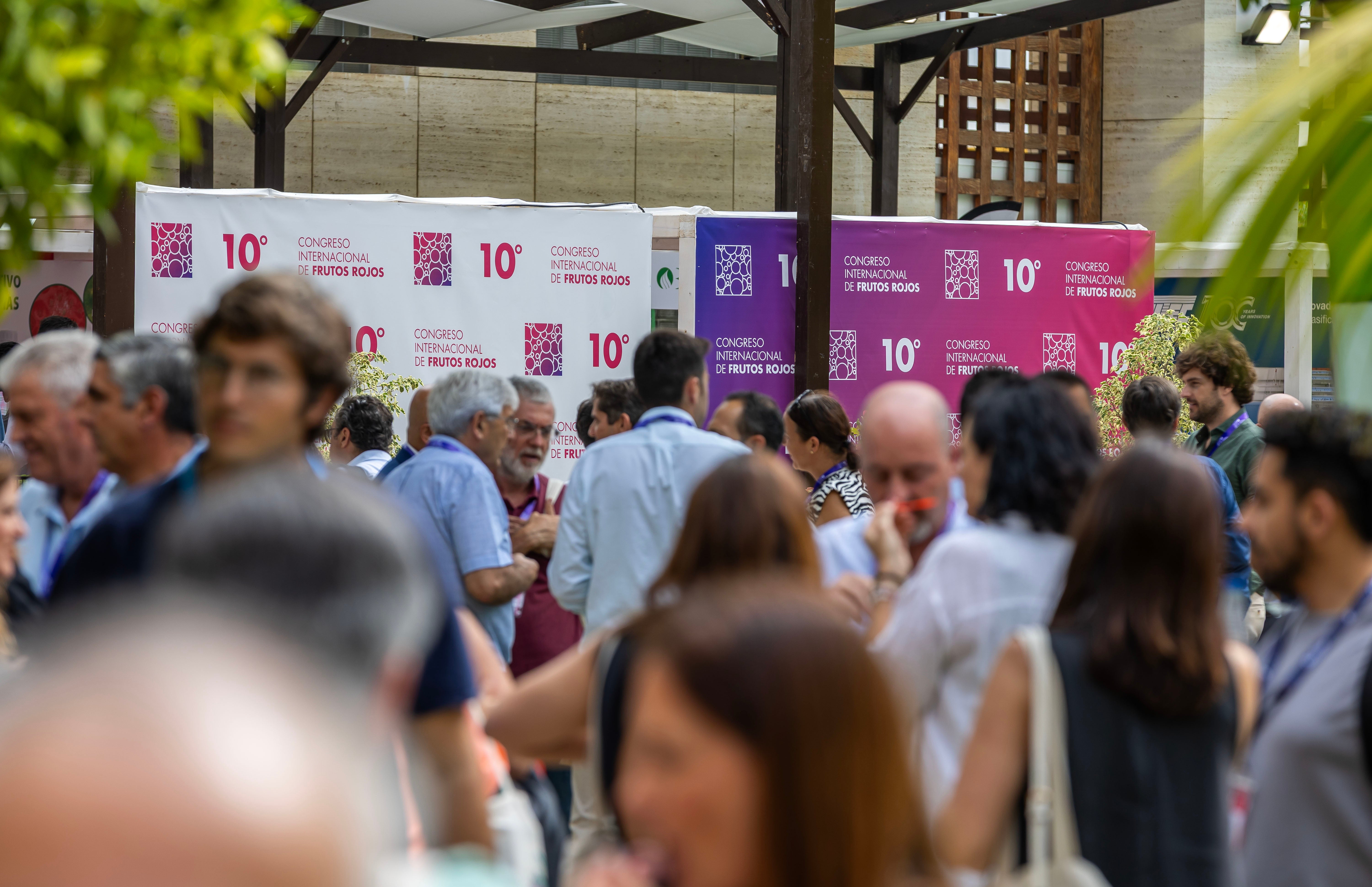 El arranque del X Congreso Internacional de Frutos Rojos de Huelva, en imágenes