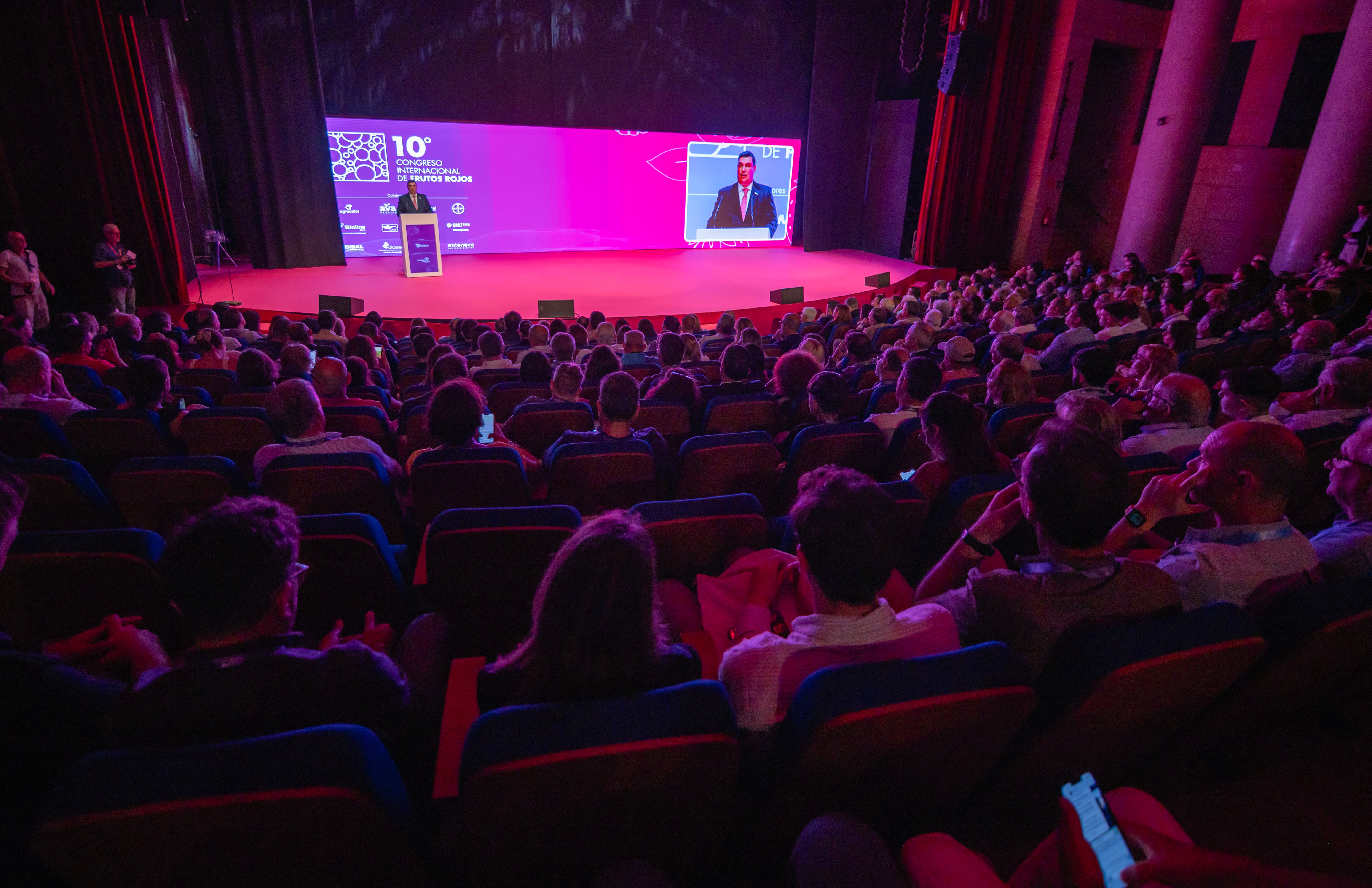El arranque del X Congreso Internacional de Frutos Rojos de Huelva, en imágenes