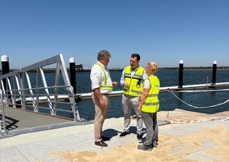 Imagen secundaria 1 - Las obras del nuevo pantalán pesquero de la Lonja del Puerto de Huelva finalizarán durante este mes