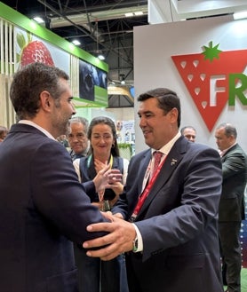 Imagen secundaria 2 - El sector de la fresa de Huelva urge a Gobierno y Junta a firmar el acuerdo para terminar la presa de Alcolea