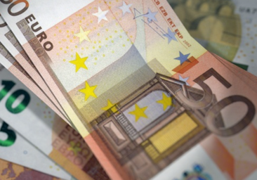 La 'ayuda' de Hacienda para quienes convivan con mayores de 65 años: podrán desgravar hasta 1.150 euros en la declaración de la renta