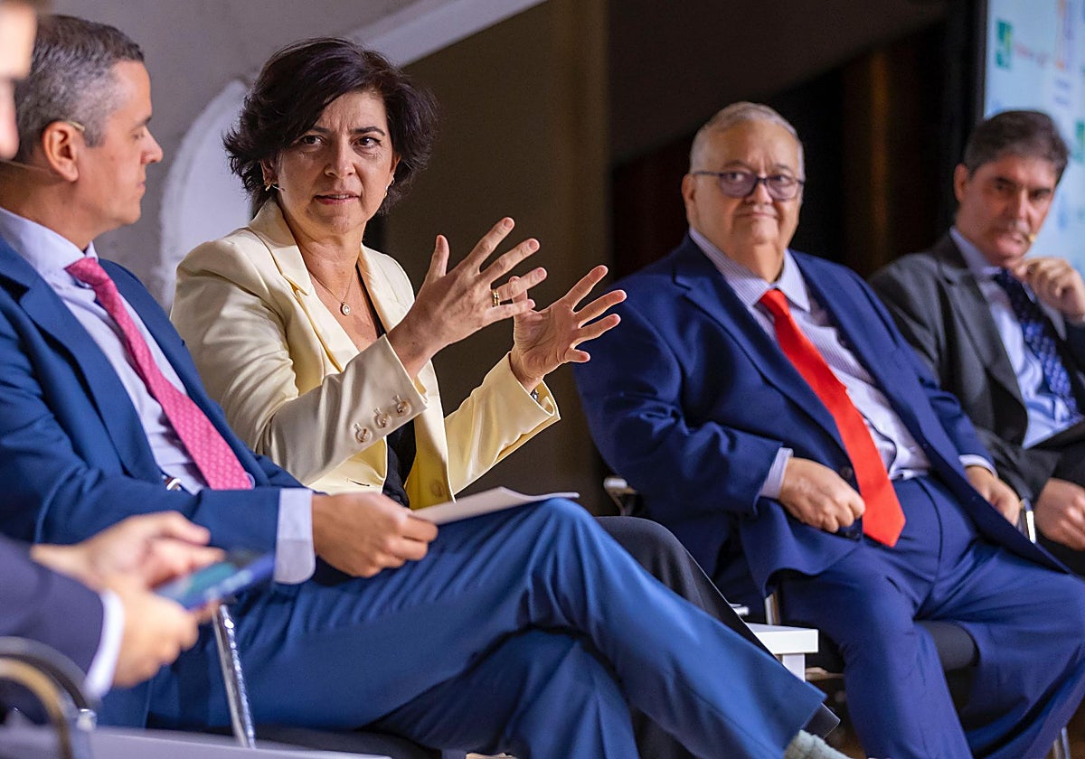 Ignacio Baños, Macarena Gutiérrez, Juan Ignacio López-Escobar y José Luis Corbacho en el Foro