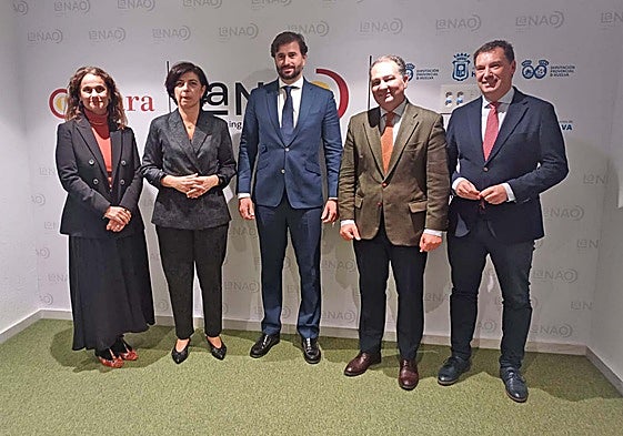 La concejal Adela de Mora, Macarena Gutiérrez, Daniel Toscano, David Toscano y Alberto Santana