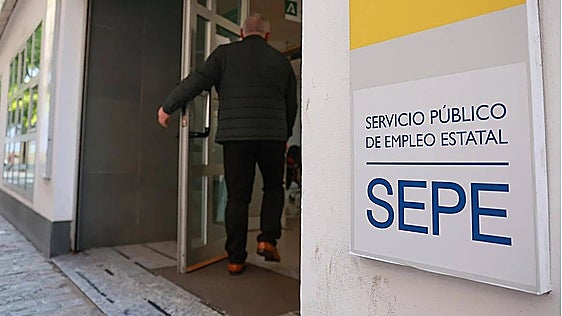Así es la ayuda del SEPE que casi nadie conoce: puedes cobrar hasta 1.700 euros si has cotizado 90 días