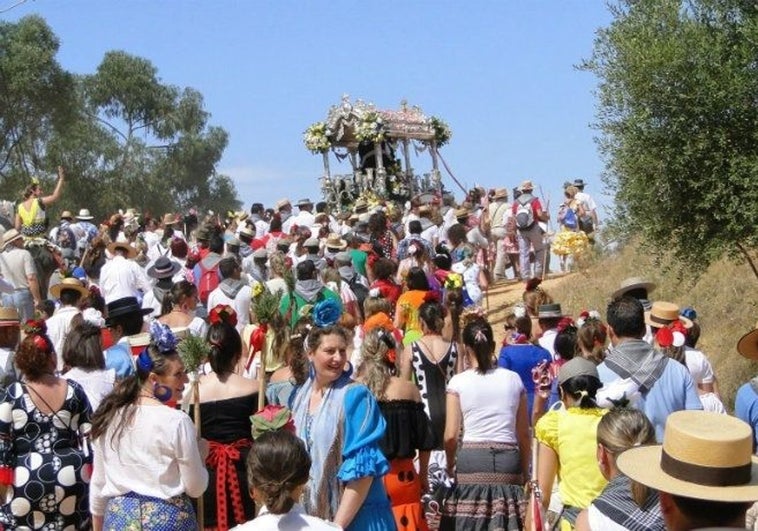 Imagen de archivo del camino al Rocío de la Hermandad de Moguer