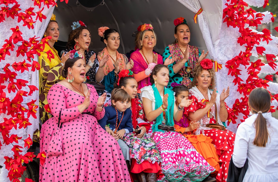 Galería de imágenes: Emigrantes va ya al encuentro de la Virgen del Rocío