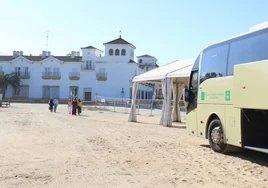 El dispositivo especial de autobuses durante El Rocío se refuerza con cerca de 650 servicios adicionales