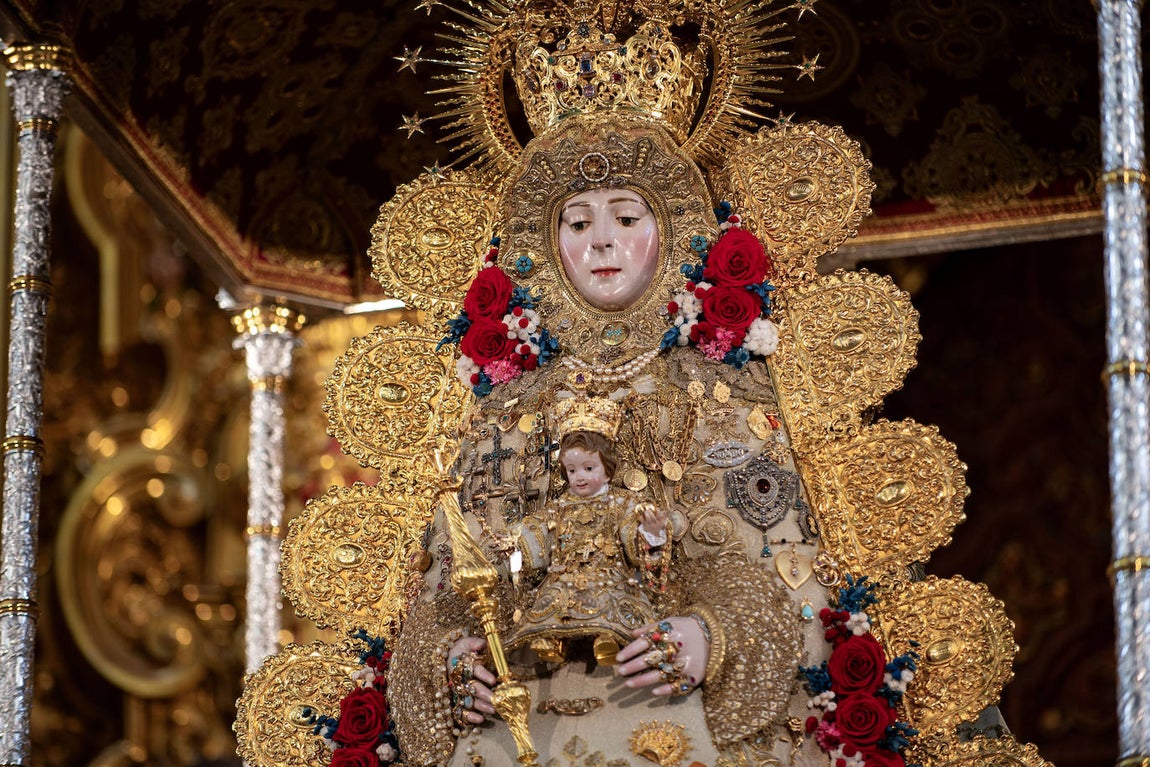 Así espera la Virgen del Rocío la llegada de la multitud de romeros
