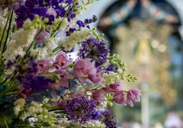 Las flores de la carroza del simpecado de Huelva