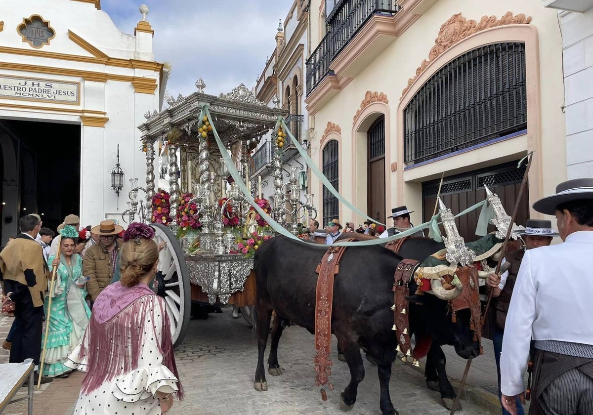 La carreta del simpecado de la Hermandad del Rocío de Bollullos