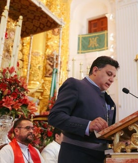 Imagen secundaria 2 - Redoble de fe ante la Virgen del Rocío con la flauta y el tamboril