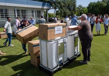 Camino al Rocío 2025: Las hermandades de la provincia de Huelva reciben depósitos de agua para el camino y 18.000 botellas reutilizables