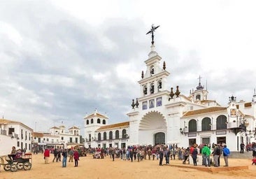 ¿Pueden entrar los vehículos a la aldea durante la romería de El Rocío 2025?