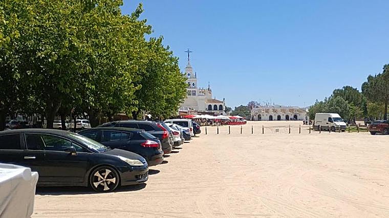 ¿Pueden entrar los vehículos a la aldea durante la romería de El Rocío ...