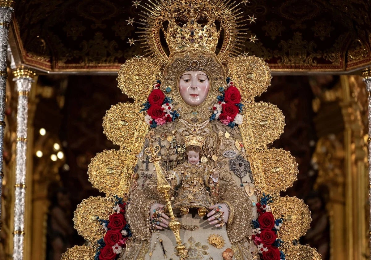 La Virgen del Rocío en su santuario en una imagen de archivo