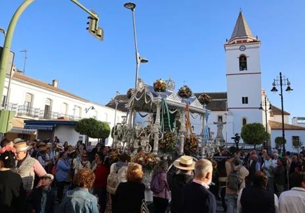 Carreta del Simpecado rociero de  San Juan del Puerto, en su salida de 2024