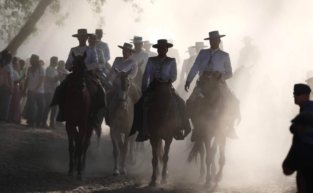 El paso de la Hermandad de Huelva por la Charca, en imágenes