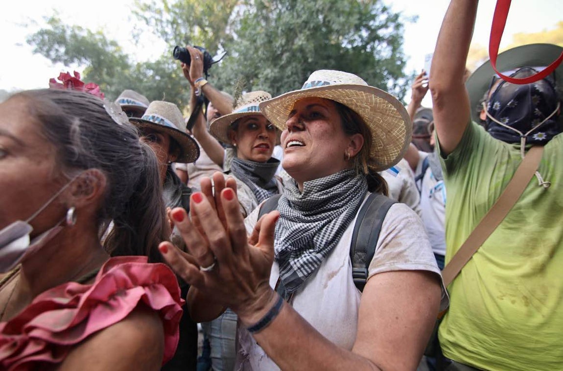 El paso de la Hermandad de Huelva por la Charca, en imágenes