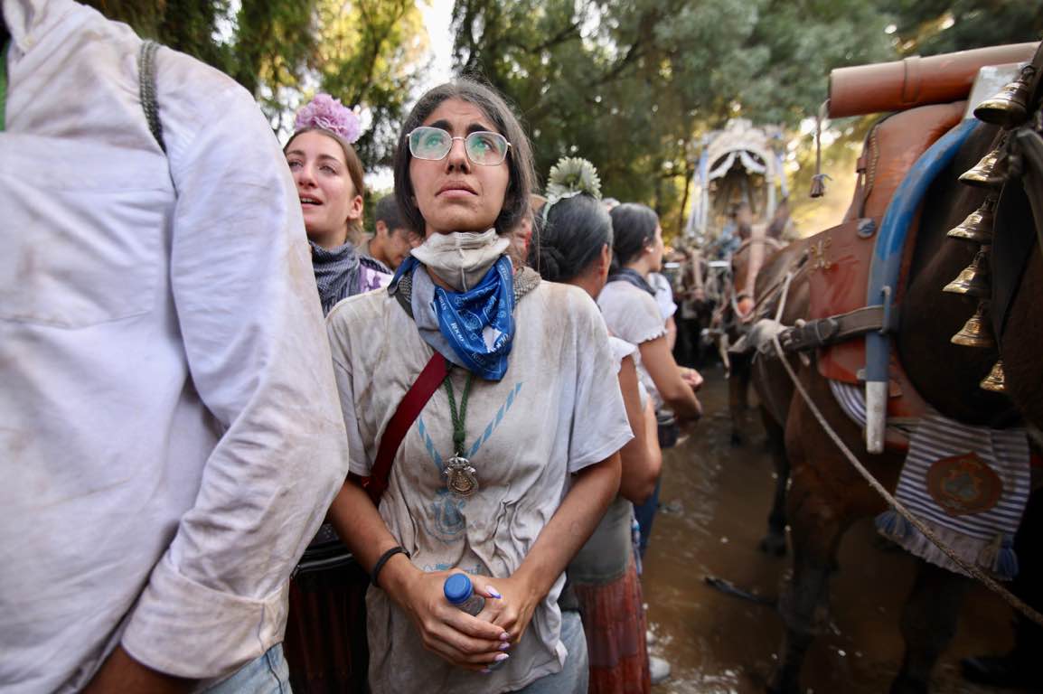 El paso de la Hermandad de Huelva por la Charca, en imágenes