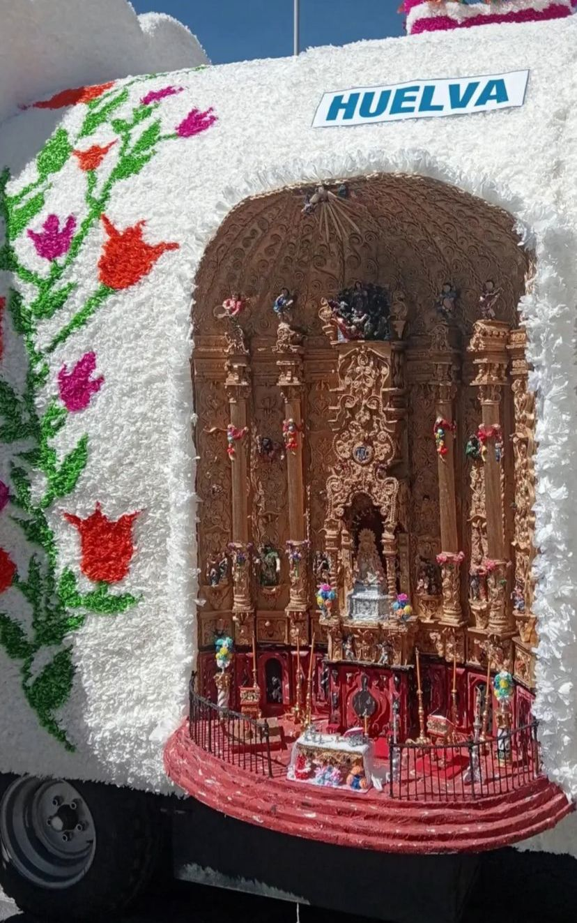 Imagen de la réplica del altar del Santuario del Rocío