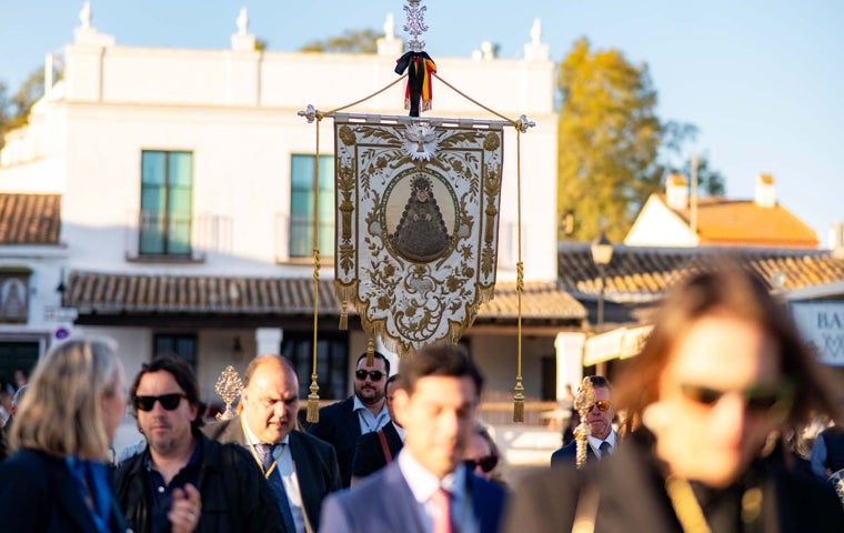 Simpecado de la Hermandad de Bollullos
