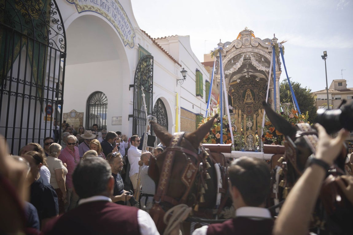 Todas las imágenes del traslado del simpecado de la Hermandad del Rocío al Polvorín