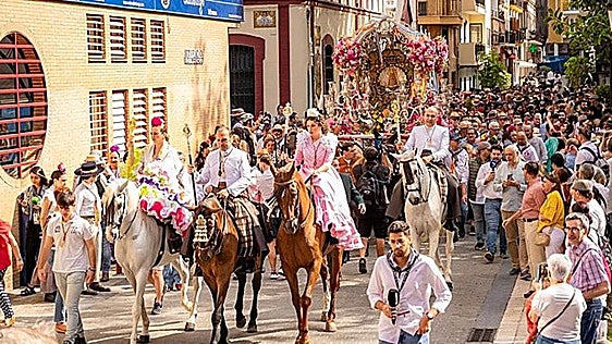 Qué día no hay colegio en Huelva por la Romería de la Virgen de El Rocío 2026