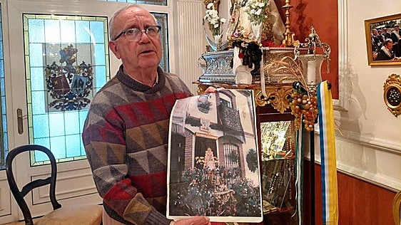 La increíble reliquia de la Virgen del Rocío que guarda un vecino de Palos en su casa: «Una pieza de valor incalculable»