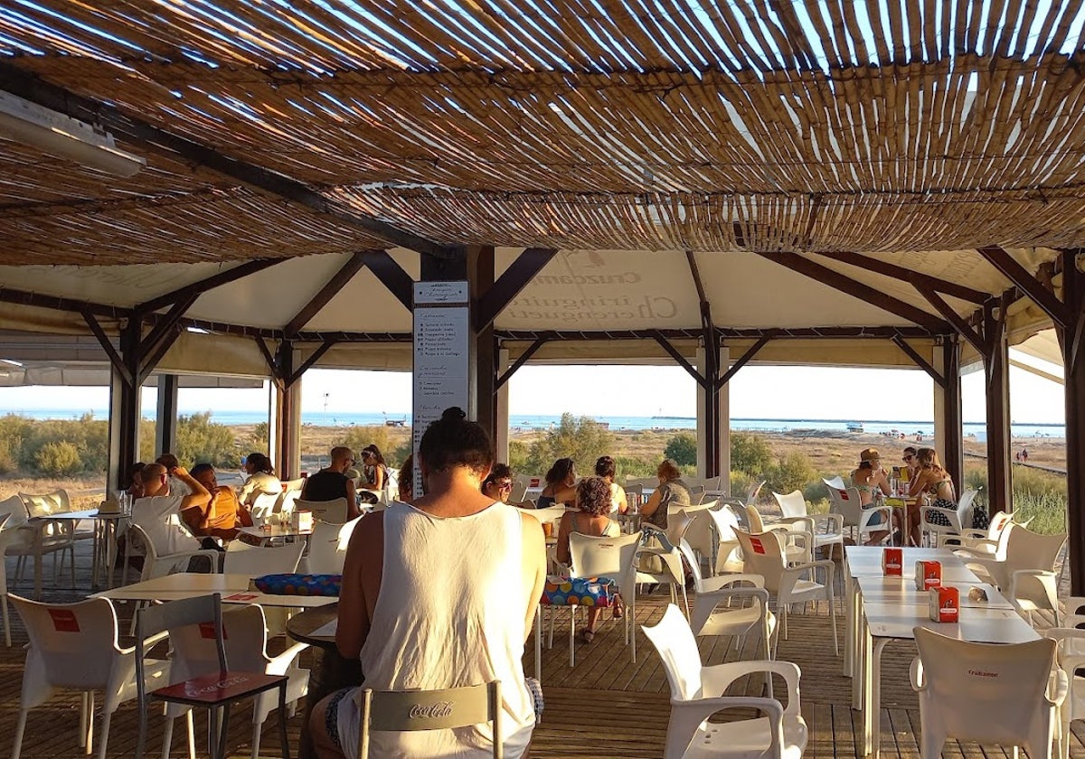 Imagen del Chiringuito Cherengueti, junto a la Playa de Mazagón