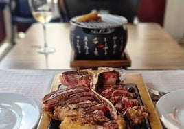 Carne servida en la brasería La Casa de Rita, en Punta Umbría