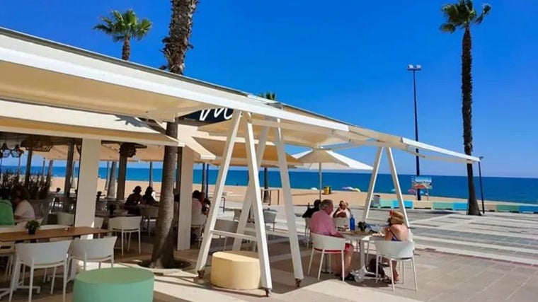 Terraza del Restaurante Macha La Antilla, junto a la playa