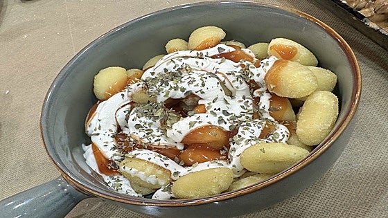 Restaurante Cosas Buenas en Huelva y su curiosa versión de las papas bravas: «las más originales de la ciudad»