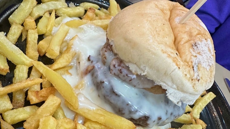 Restaurante Cosas Buenas en Huelva y su curiosa versión de las papas bravas: «las más originales de la ciudad»