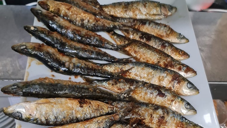 Sardinas servidas en el Chiringuito UNO Beach Club