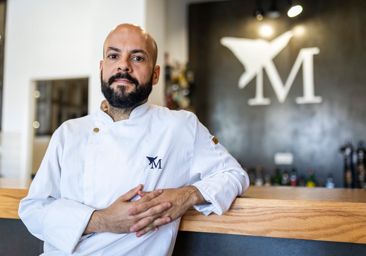 Edu Míguez en la barra de Las Meigas