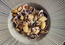 Coquinas con mantequilla de trufa: el increíble plato que ha hecho famoso a este restaurante de El Rompido